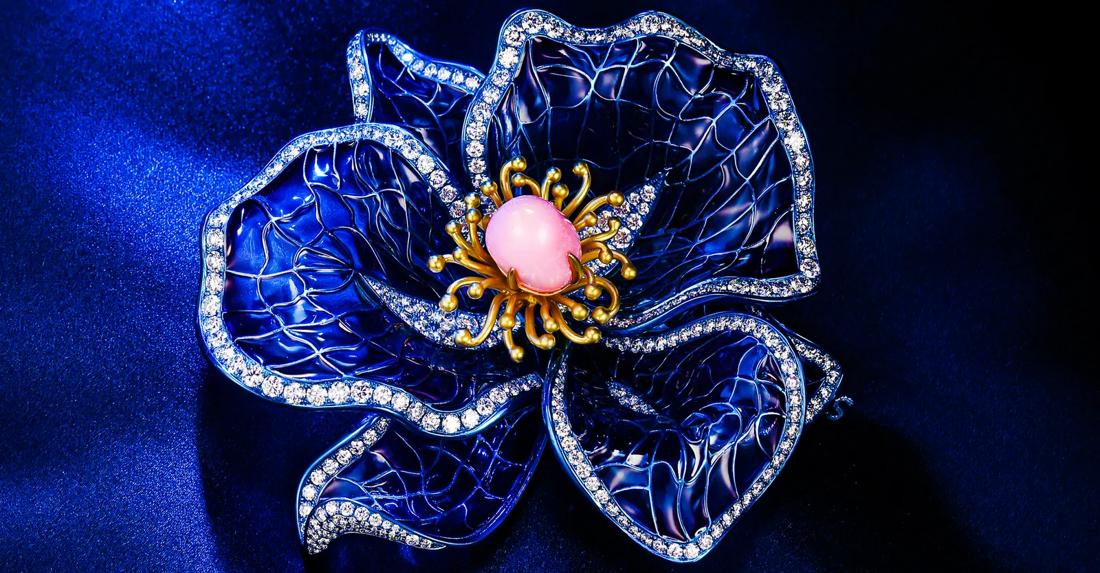 Secret d’Iris 海螺珠高级珠宝胸针